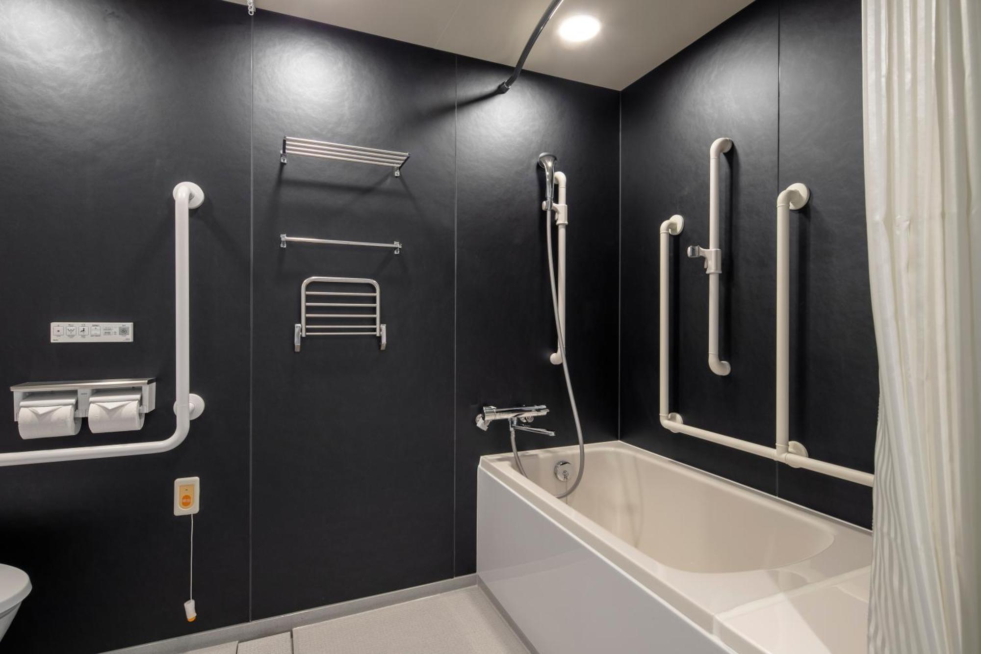 Tokyu Shinjuku Eastside 3*